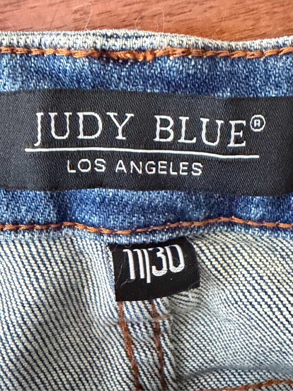 NEW Judy Blue Midrise Raw Hem Bootcut Light Wash Jeans 11/30 - NWT - Picture 5 of 10